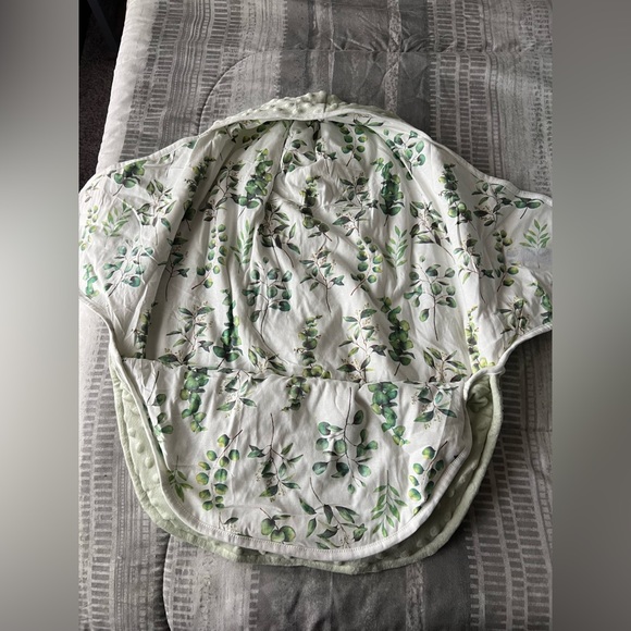 Miracle Baby Minky Reversible Swaddle Wrap Blanket - Picture 2 of 6